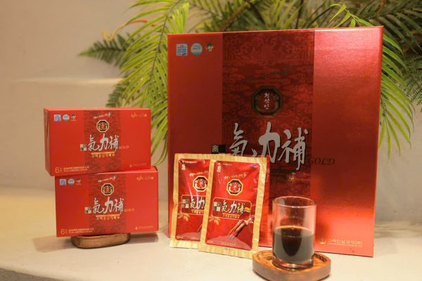 nuoc-uong-hong-sam-30-goi-co-quai-sach-4 nuoc uong hong sam 30 goi co quai sach 4