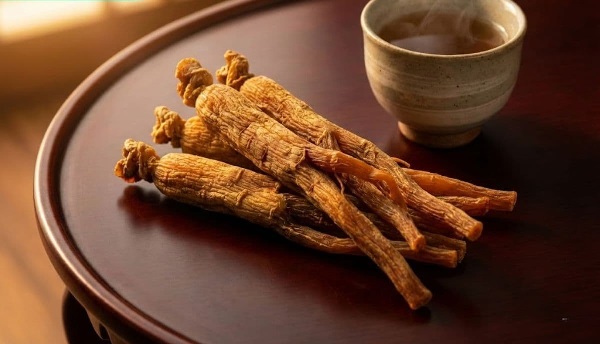 hong-sam-that-co-hinh-dang-chac-va-mau-nau-do-sam Hồng sâm thật có hình dáng chắc và màu nâu đỏ sẫm